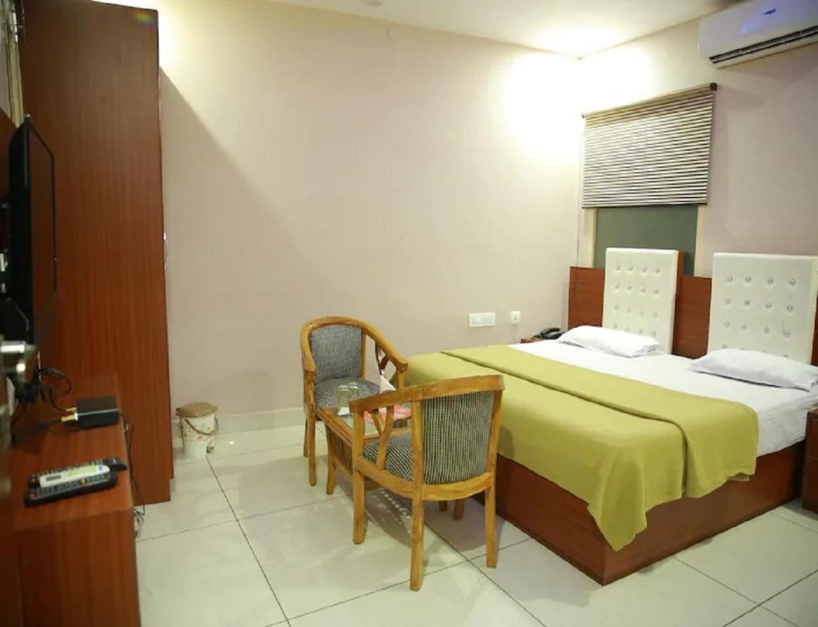 Hotel Kings, Rohtak Exterior photo